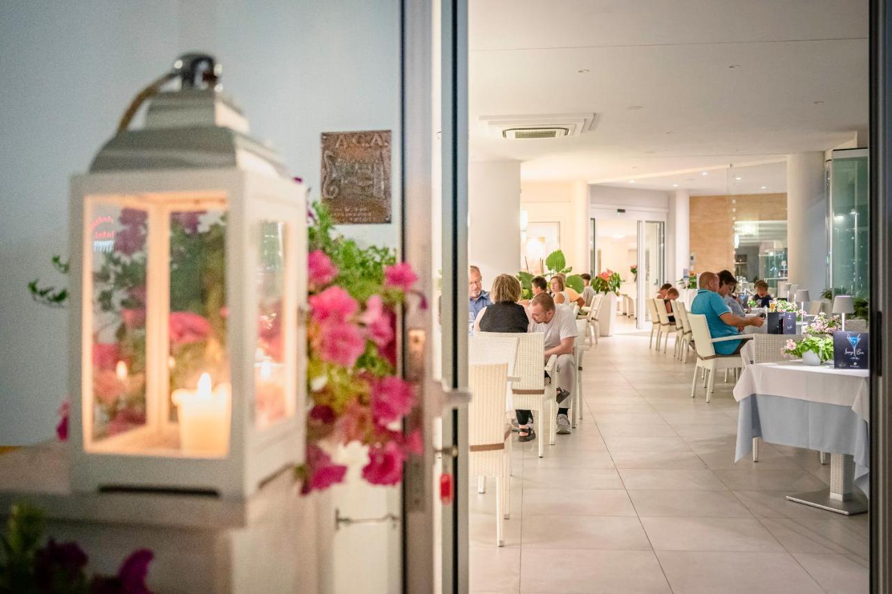 International Beach Hotel Каорле Екстериор снимка