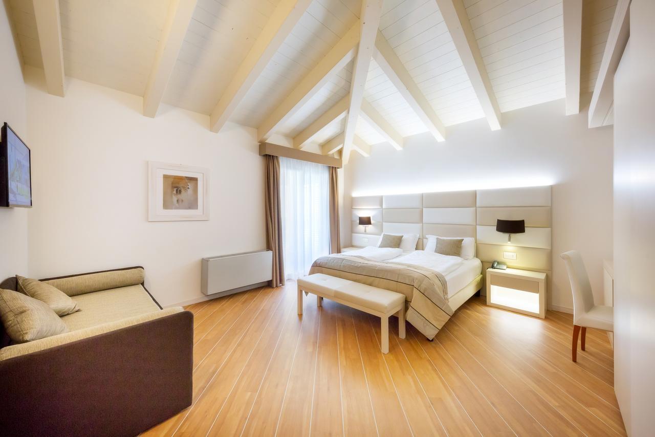 International Beach Hotel Каорле Екстериор снимка