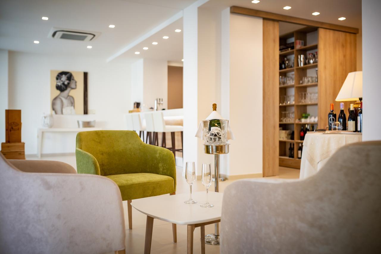 International Beach Hotel Каорле Екстериор снимка