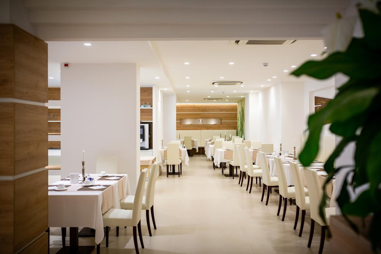 International Beach Hotel Каорле Екстериор снимка