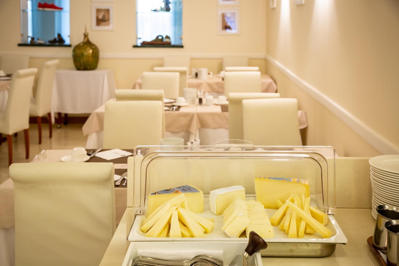 International Beach Hotel Каорле Екстериор снимка