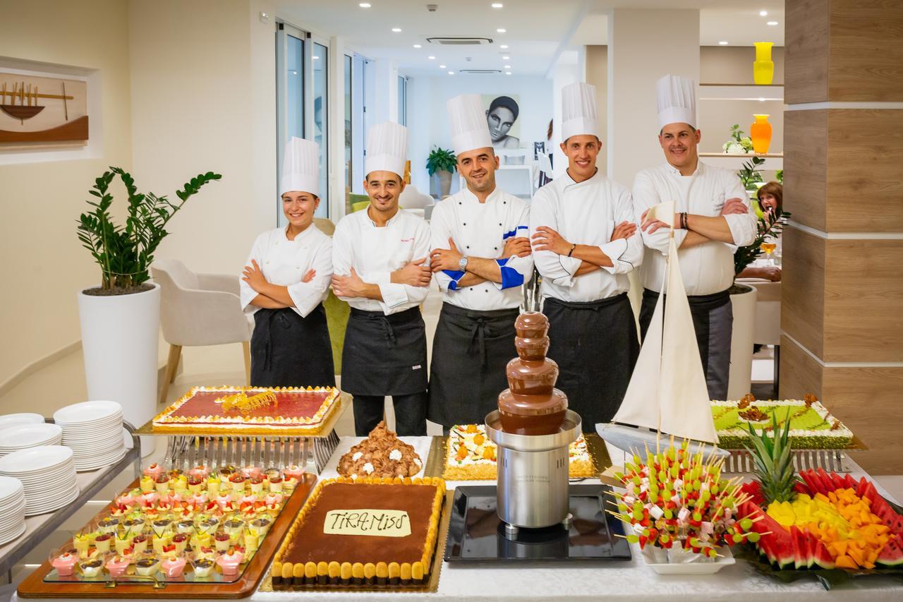 International Beach Hotel Каорле Екстериор снимка